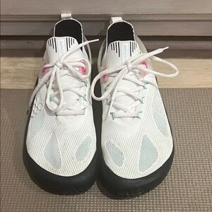 Vivo Barefoot Motus Strength